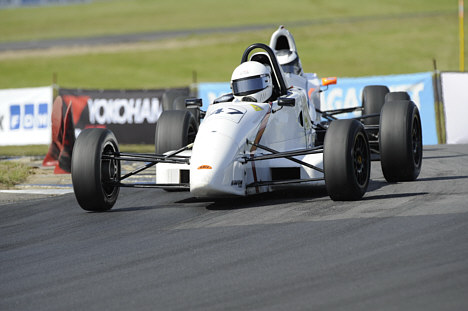 Anders Ole Egebart er mest rutinerede kører i weekendens Formel Ford-felt på Ring Djursland.